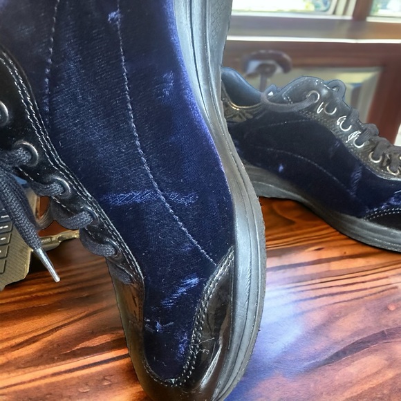 Authentic Prada Men's Blue Velvet and Black Patent Leather Lace Up Running Shoes - Picture 10 of 12